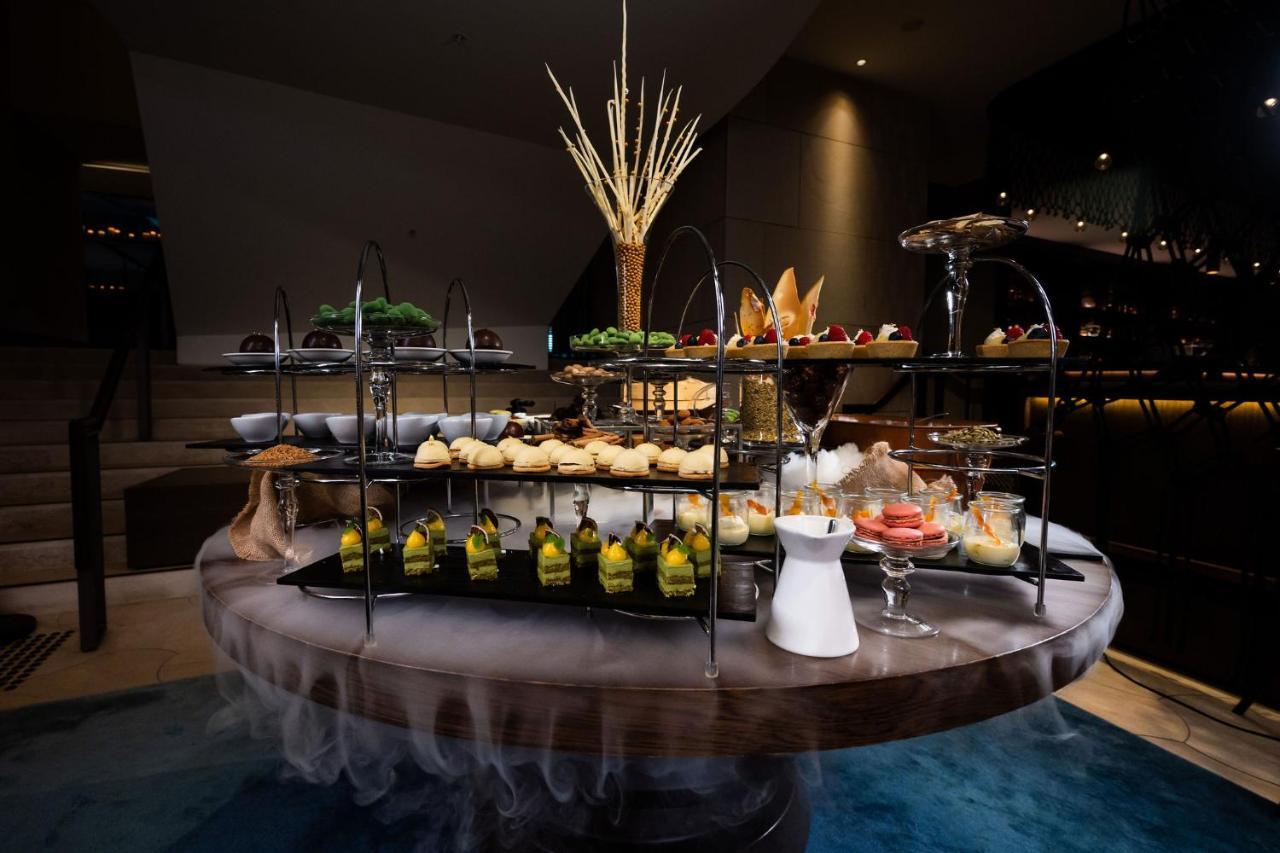Hotel Hyatt Regency Sydney Esterno foto The buffet at the restaurant