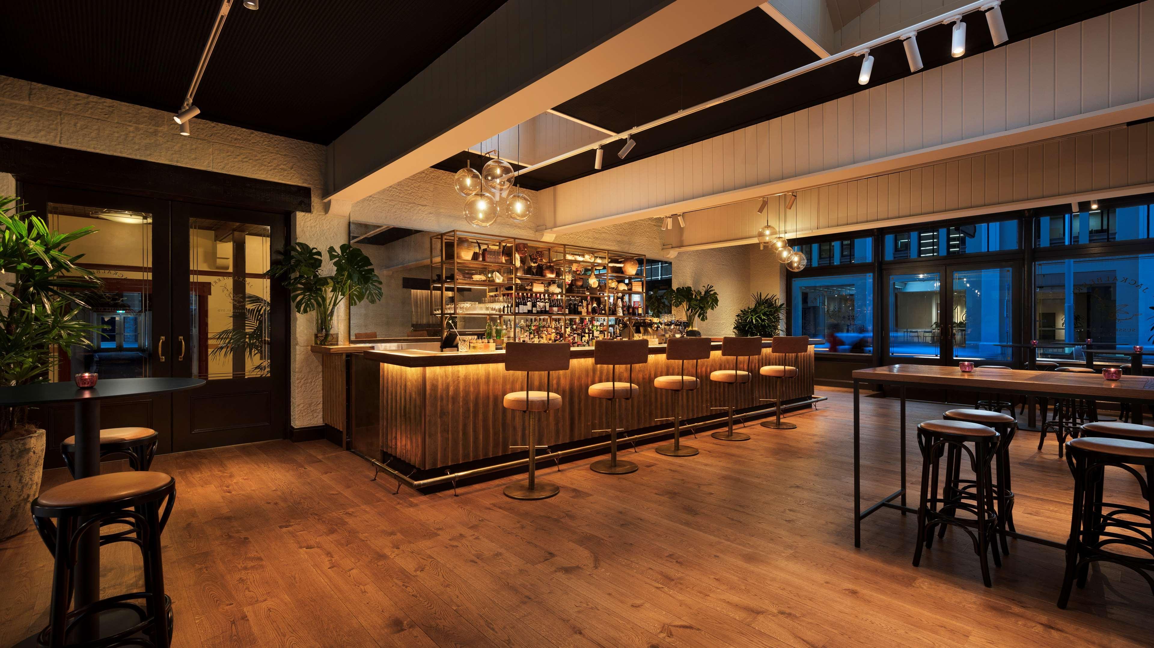 Hotel Hyatt Regency Sydney Esterno foto The bar at The Swan