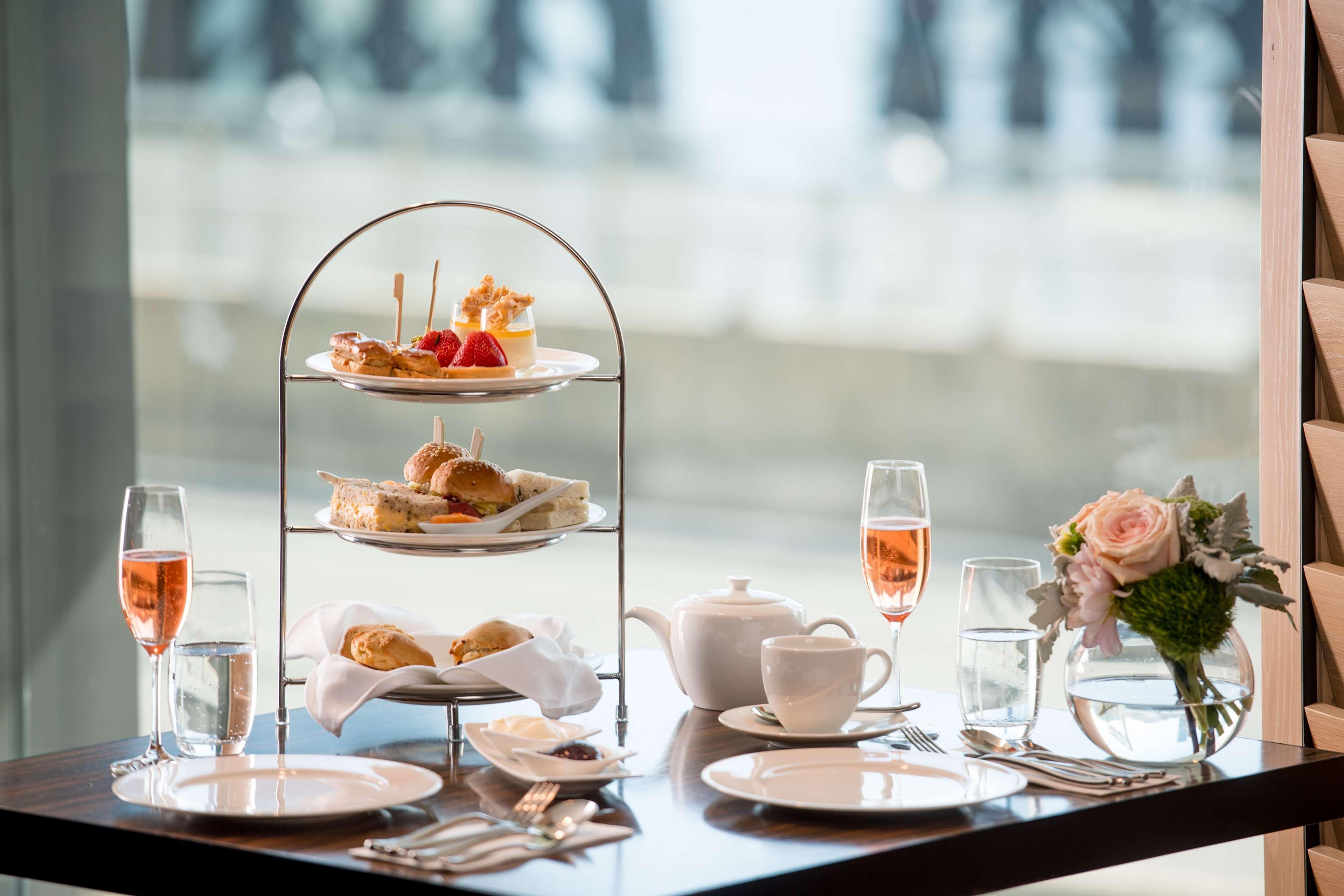 Hotel Hyatt Regency Sydney Esterno foto Afternoon tea at the River Café