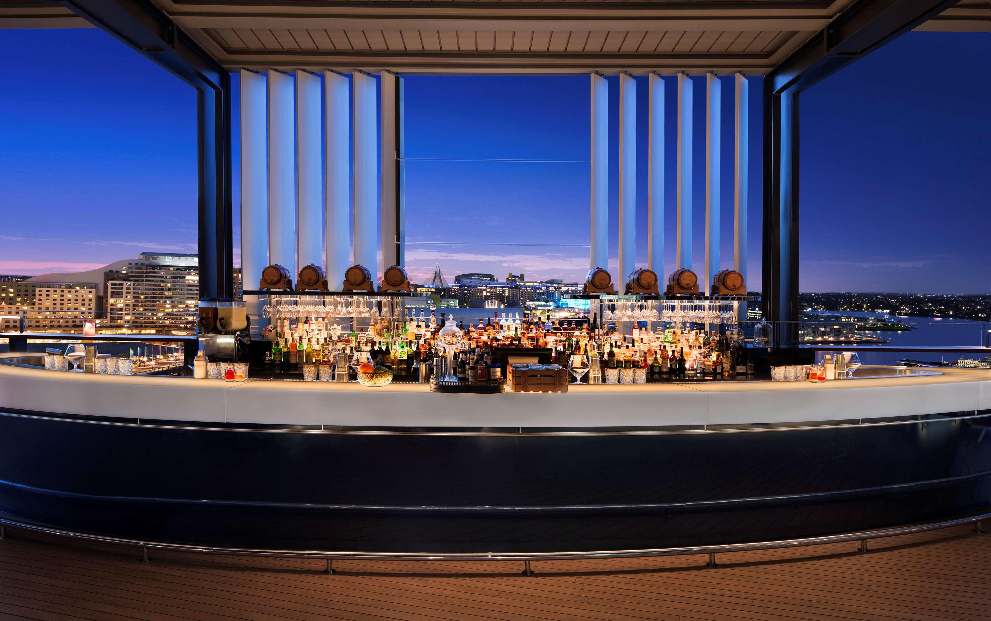 Hotel Hyatt Regency Sydney Esterno foto The rooftop bar at the Four Seasons Hotel Sydney