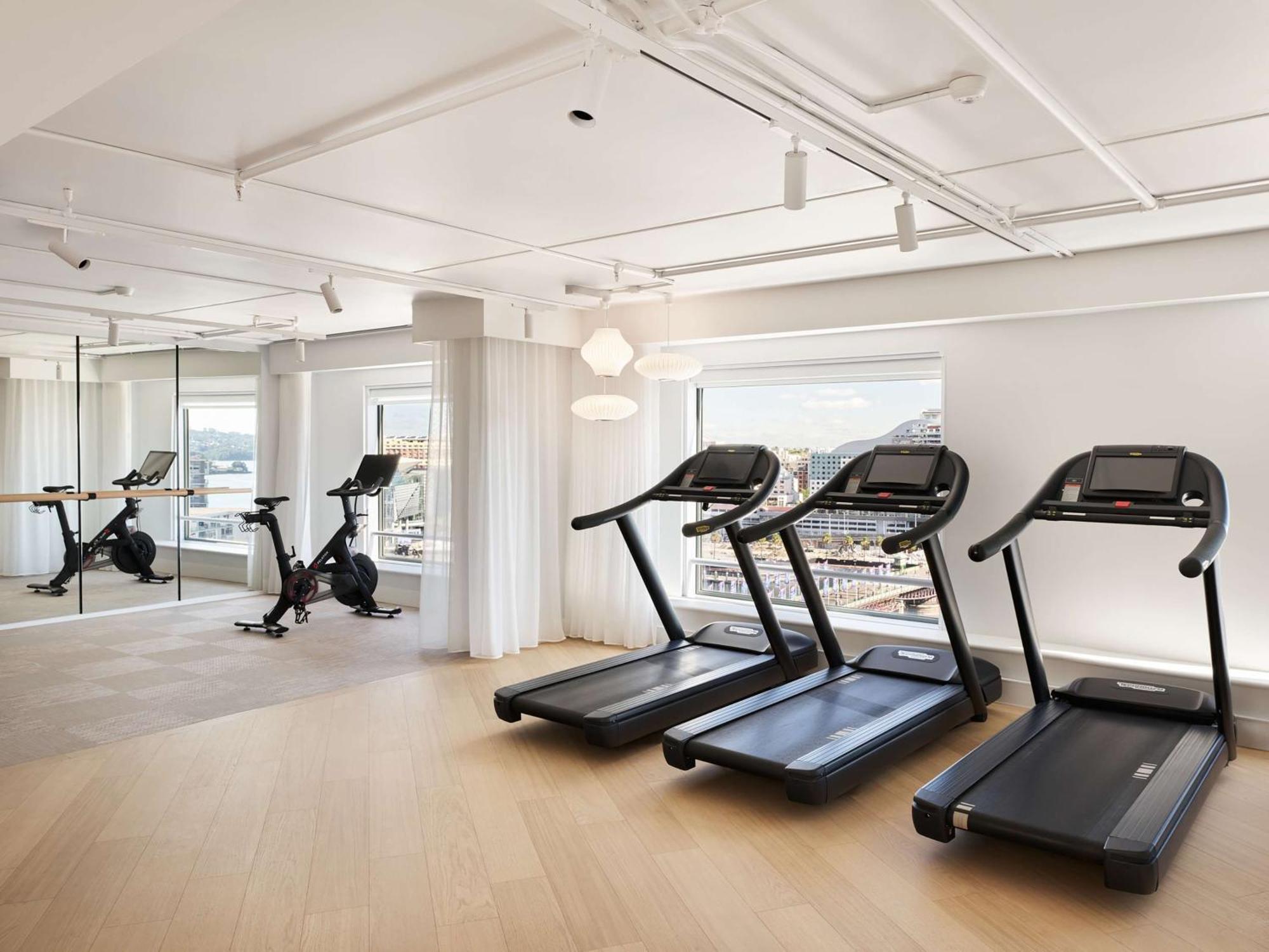 Hotel Hyatt Regency Sydney Esterno foto The gym at The Thief
