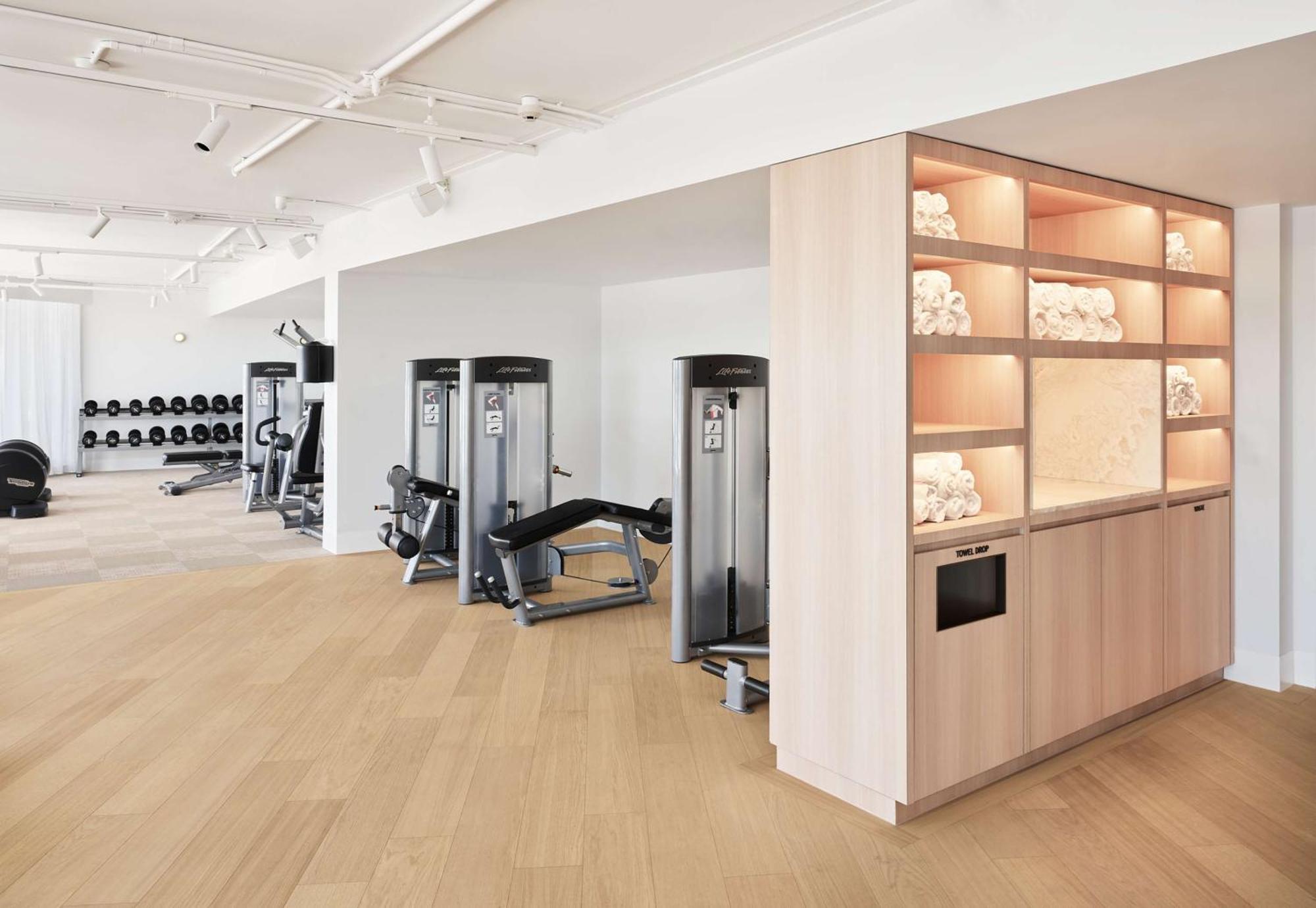 Hotel Hyatt Regency Sydney Esterno foto The gym at The Hari