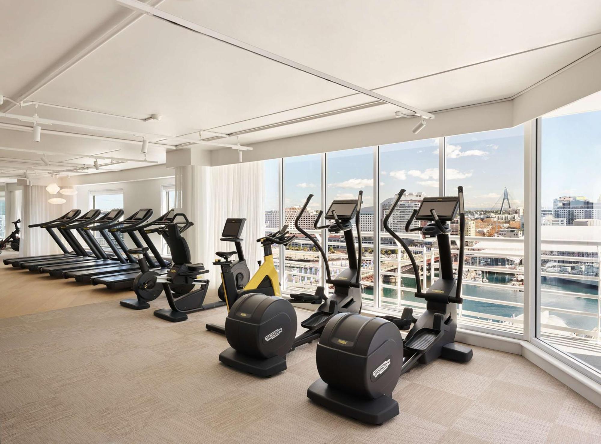 Hotel Hyatt Regency Sydney Esterno foto The gym at the hotel
